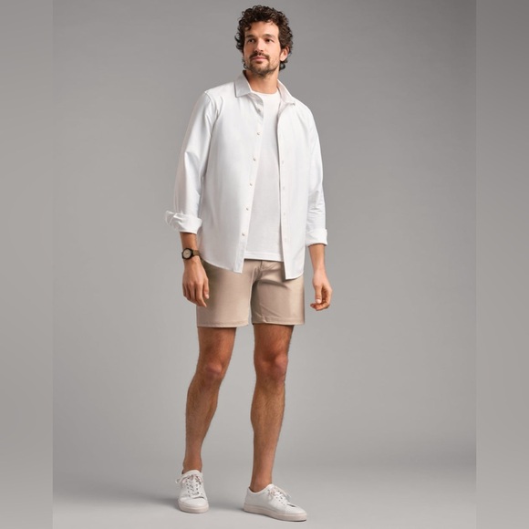 Rhone 7" Commuter® Short in Khaki Size 30. - Picture 1 of 14
